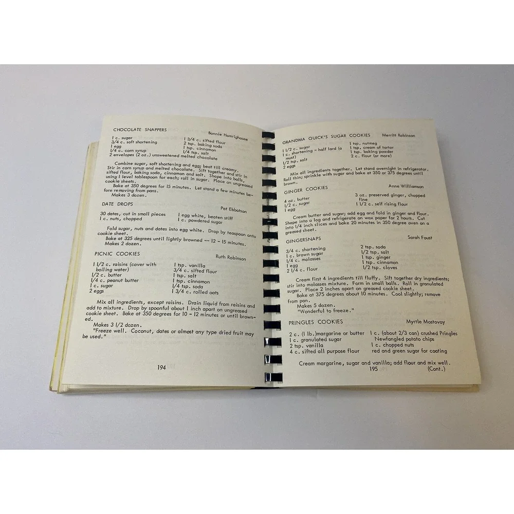 California Cookbook It's A Happy Day First‎ Presbyterian Church Petaluma 1976